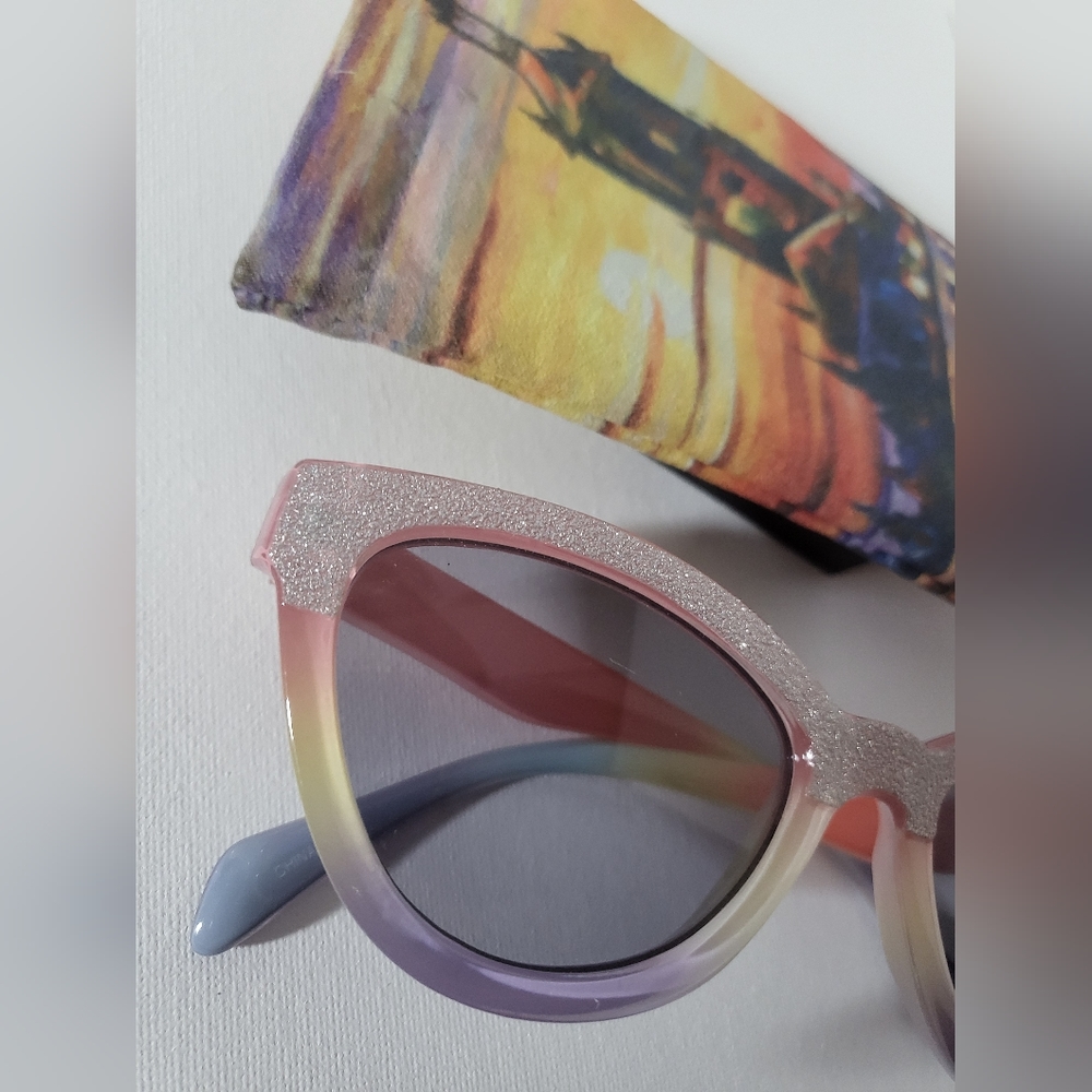 SUNGLASSES &  With Matching Case - Picture 12 of 16